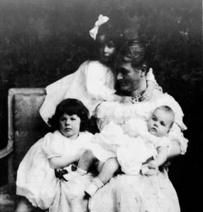 Mary Trimble Lawrence with Lydia, Anne, and Joseph, 1906